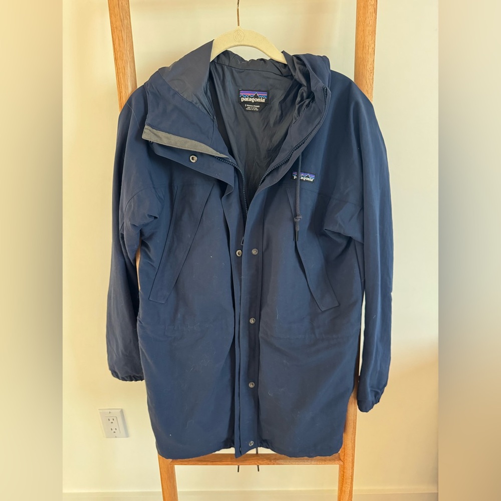Patagonia Navy Hooded Rain and Wind Jacket Small